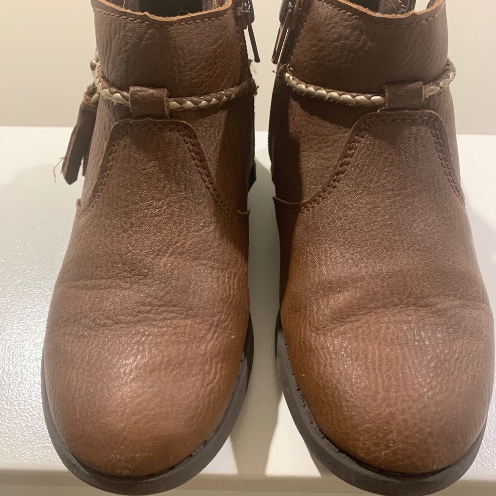 Girl boots
